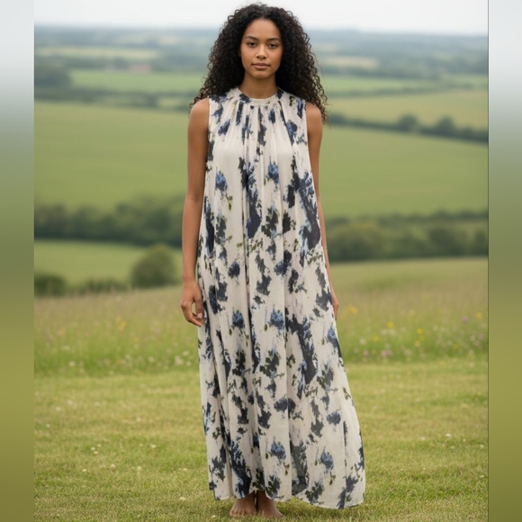 A Lady 100% Silk Maxi Sleeveless Dress - Picture 7 of 15